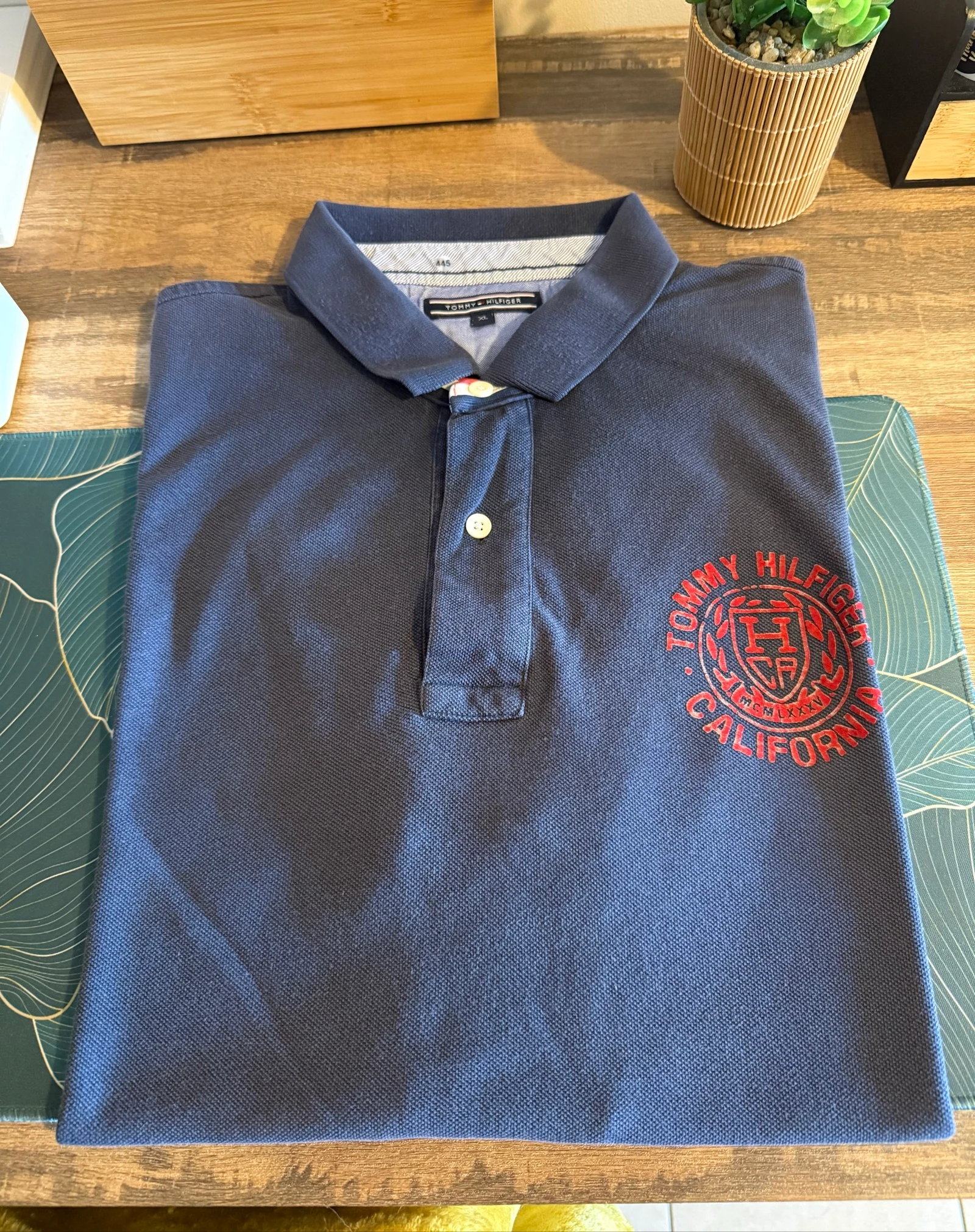 Polo Tommy Hilfiger masculino XL azul marinho bordado California – muito bom estado – photo 3